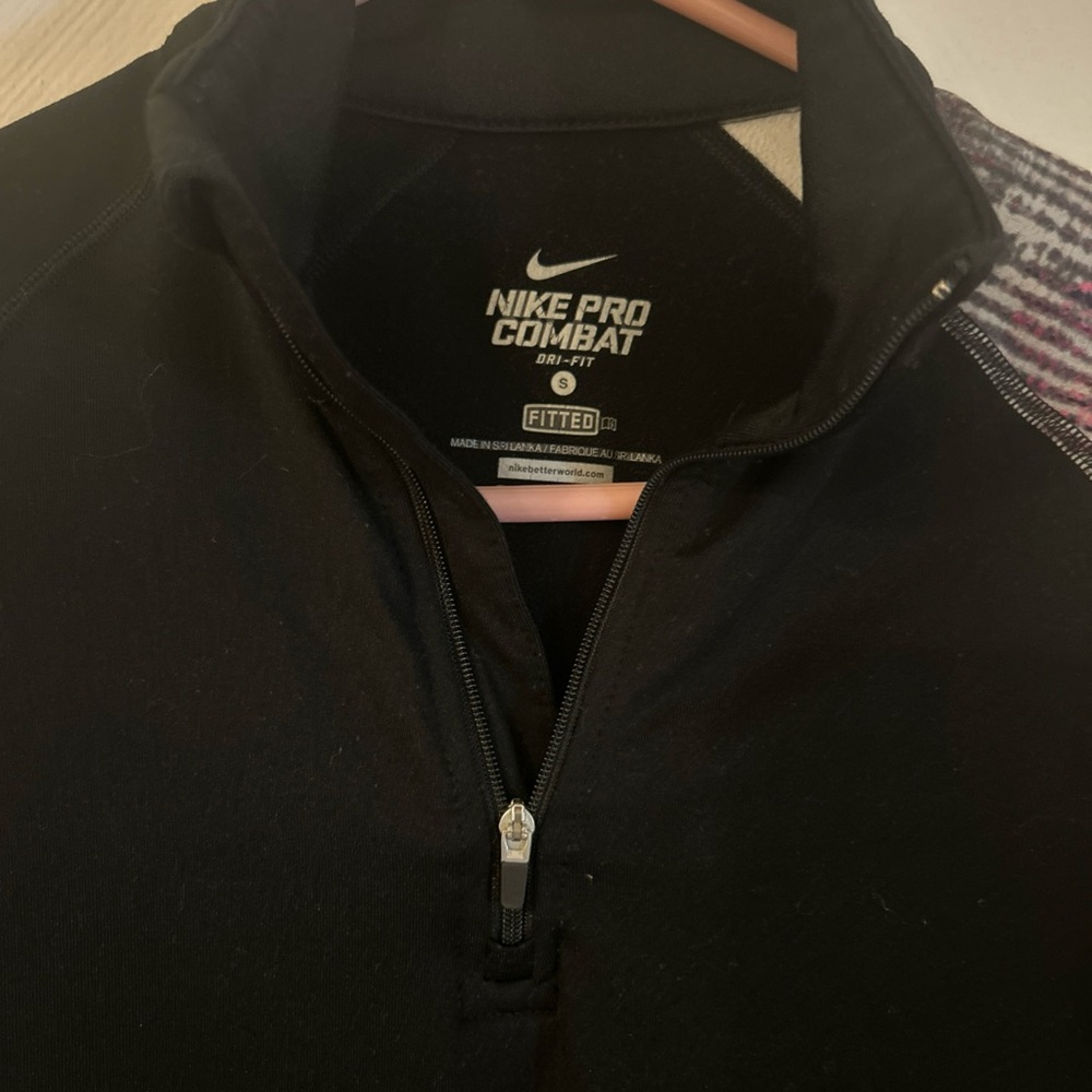 Nike Pro Combat Black and Multicolor Long Sleeve Top Sz Small - Picture 4 of 4